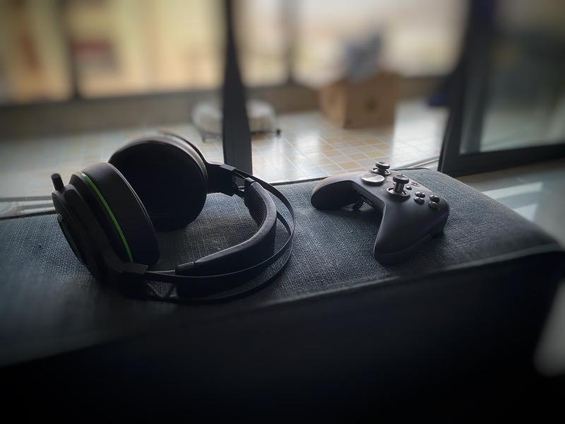 Xbox精英&Razer战戟鲨
